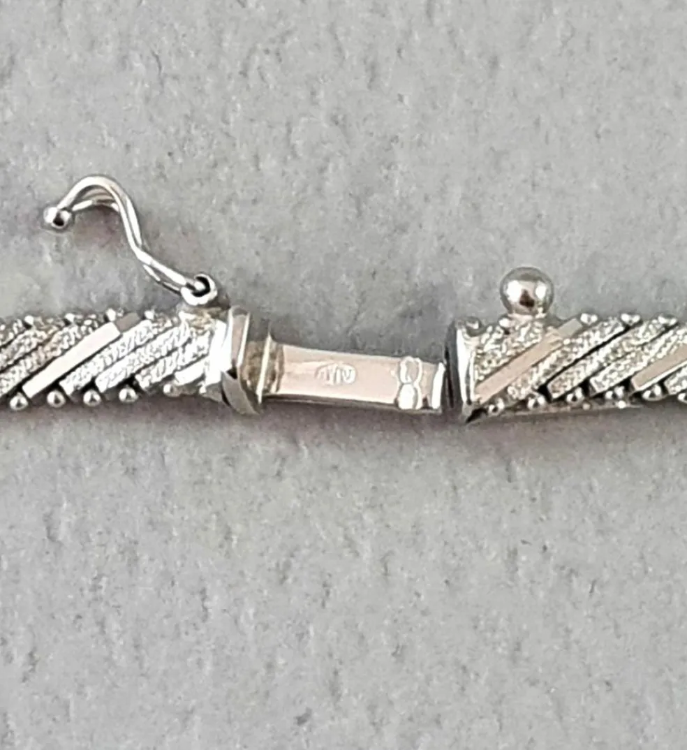 COLLIER PLAT VINTAGE OR BLANC