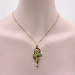 Collier Plique-à-Jour en or, diamants et perles