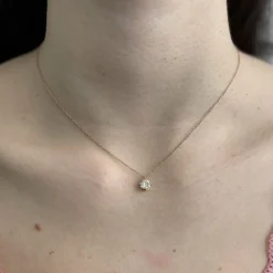 Collier point lumineux avec diamant de 0,73 ct