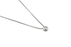 Collier point lumineux en or blanc et diamant