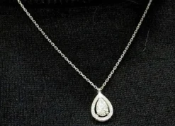 Collier poire en Or blanc, diamants de synthèse