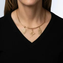 Collier ras de cou en or jaune des années 60