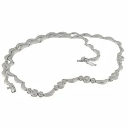 Collier ras du cou en or blanc avec diamants