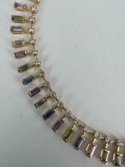 Collier ras du cou en saphir arc-en-ciel et diamant