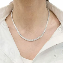 Collier rivière diamants en or blanc.
