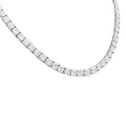 Collier rivière diamants en or blanc.