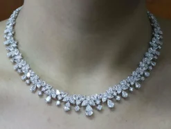 Collier Rivière Diamants Poires or blanc