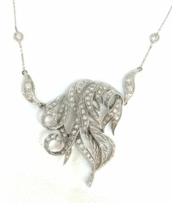 Collier russe motif floral Diamants