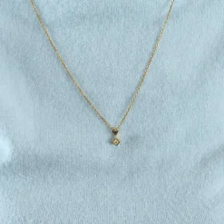 Collier solitaire or blanc et diamant poire 0.60 ct