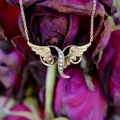 Collier victorien en or jaune avec ailes d'ange et perles de rocaille