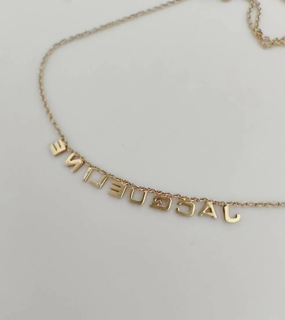 Collier vintage en or avec le prénom Jacqueline
