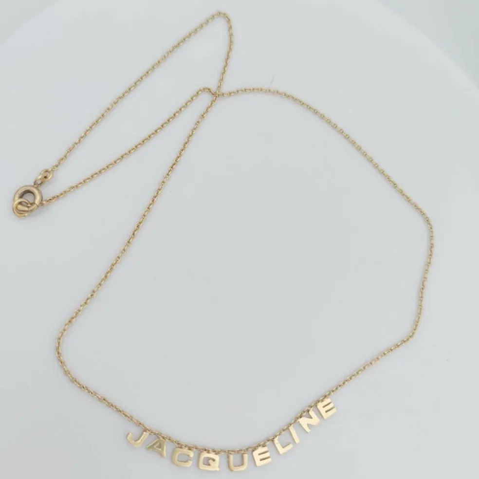 Collier vintage en or avec le prénom Jacqueline