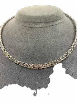 Collier vintage en or blanc