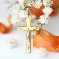 Croix du Christ or jaune