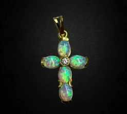 Croix moderne avec opales arlequin et diamant