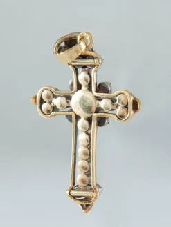 Croix Or jaune et Diamants