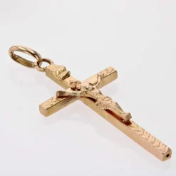 Croix or rose avec Christ