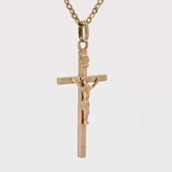 Croix or rose avec Christ