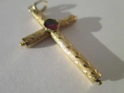 Croix pendentif ancien régional grenat or rose