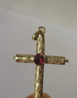 Croix pendentif ancien régional grenat or rose