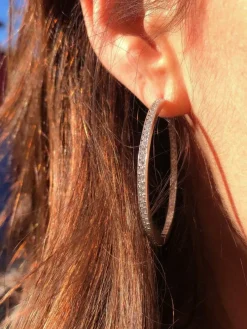 Créoles en or gris, diamants