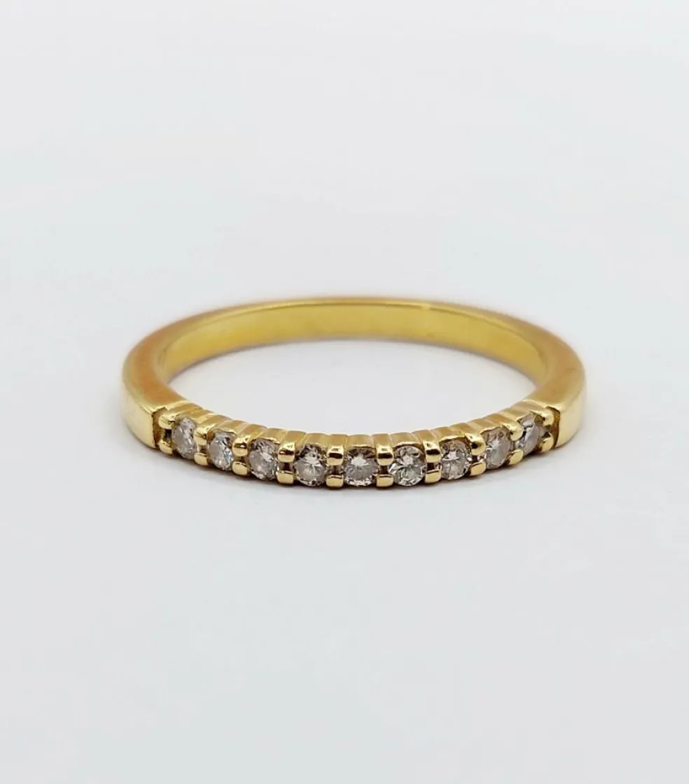 Demi alliance Art Déco or jaune ornée de 9 diamants
