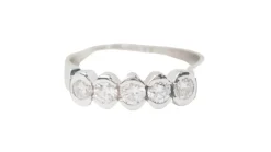 Demi alliance en or blanc et diamants 0.60ct