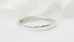 Demi alliance en or blanc et diamants 0.50ct