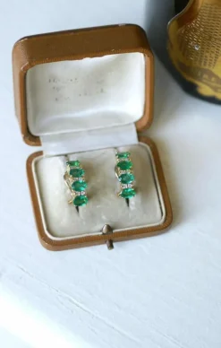Demi créoles or jaune émeraudes diamants
