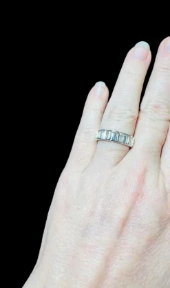 Demi-alliance 13 diamants taille baguette or blanc