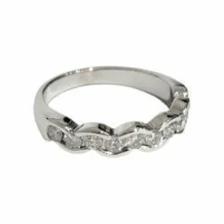 Demi-alliance en or blanc, diamants