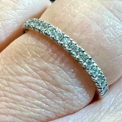 Demi-alliance or blanc diamants