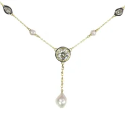 Diamant, collier de perles
