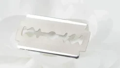 DIN VANH - Pendentif Lame de Rasoir or blanc