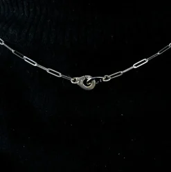 DINH VAN- MENOTTES- Collier en or blanc