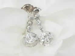 Dormeuses anciennes en or blanc et diamants