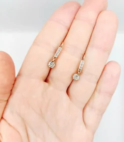 Dormeuses antique or rose 18k sertie de diamants en serti griffes surmonté d'une ligne de diamants taillé en rose