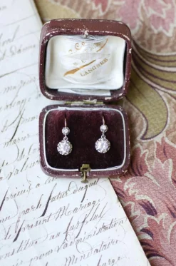 Dormeuses Art Déco Or rose et blanc et Diamants 0.90 Ct