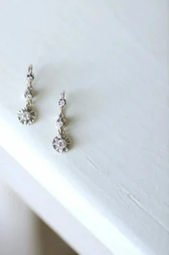 Dormeuses Art Deco en or gris et diamants