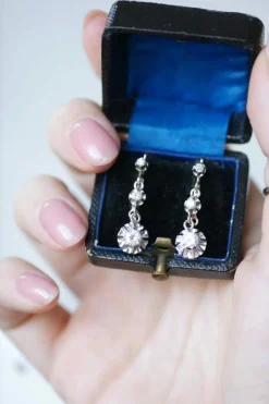 Dormeuses Art Deco en or gris et diamants
