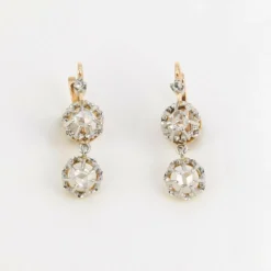 Dormeuses en or jaune et diamants