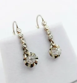 Dormeuses or blanc et platine, diamants (circa 1930)