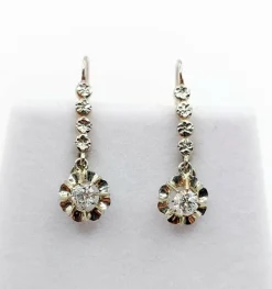 Dormeuses or blanc et platine, diamants (circa 1930)