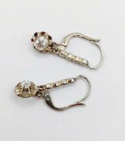 Dormeuses or blanc et platine, diamants (circa 1930)