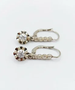 Dormeuses or blanc et platine, diamants (circa 1930)