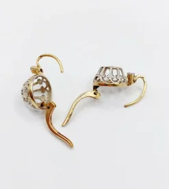 Dormeuses or jaune , diamant taille ancienne sertis fleur de lys (1900)