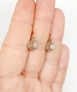 Dormeuses victorienne or jaune ornée de diamants tailles anciennes en sertis fleur de lys