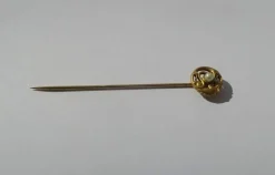 Epingle serpent chien, or rose et perle fine