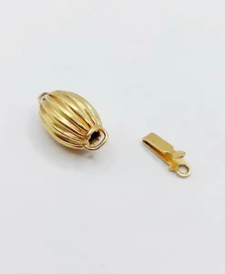 Fermoir de collier antique or jaune en forme d'olive (circa 1920)