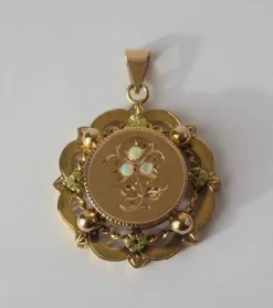 Grand pendentif Napoléon III opales or rose